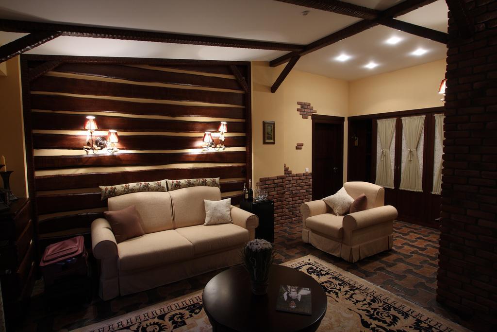 Park-Hotel Butenko Stable Protsev Ngoại thất bức ảnh