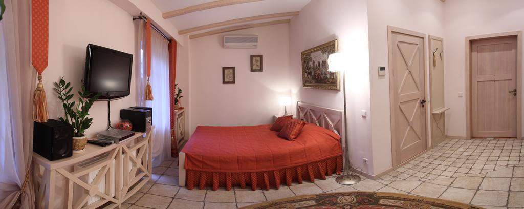Park-Hotel Butenko Stable Protsev Ngoại thất bức ảnh